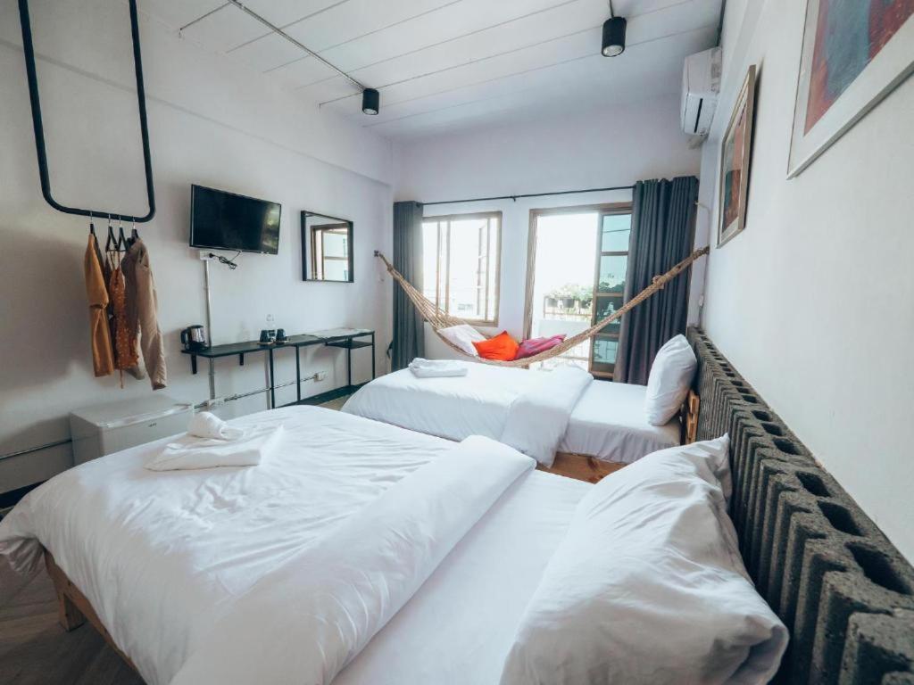 Haus Sathorn 11 Residence Bangkok Ngoại thất bức ảnh