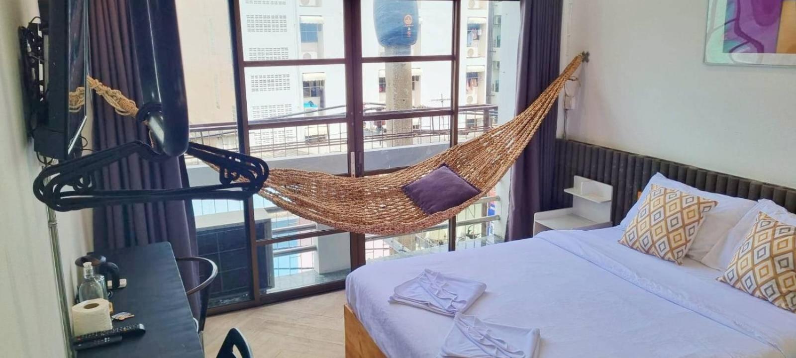 Haus Sathorn 11 Residence Bangkok Ngoại thất bức ảnh