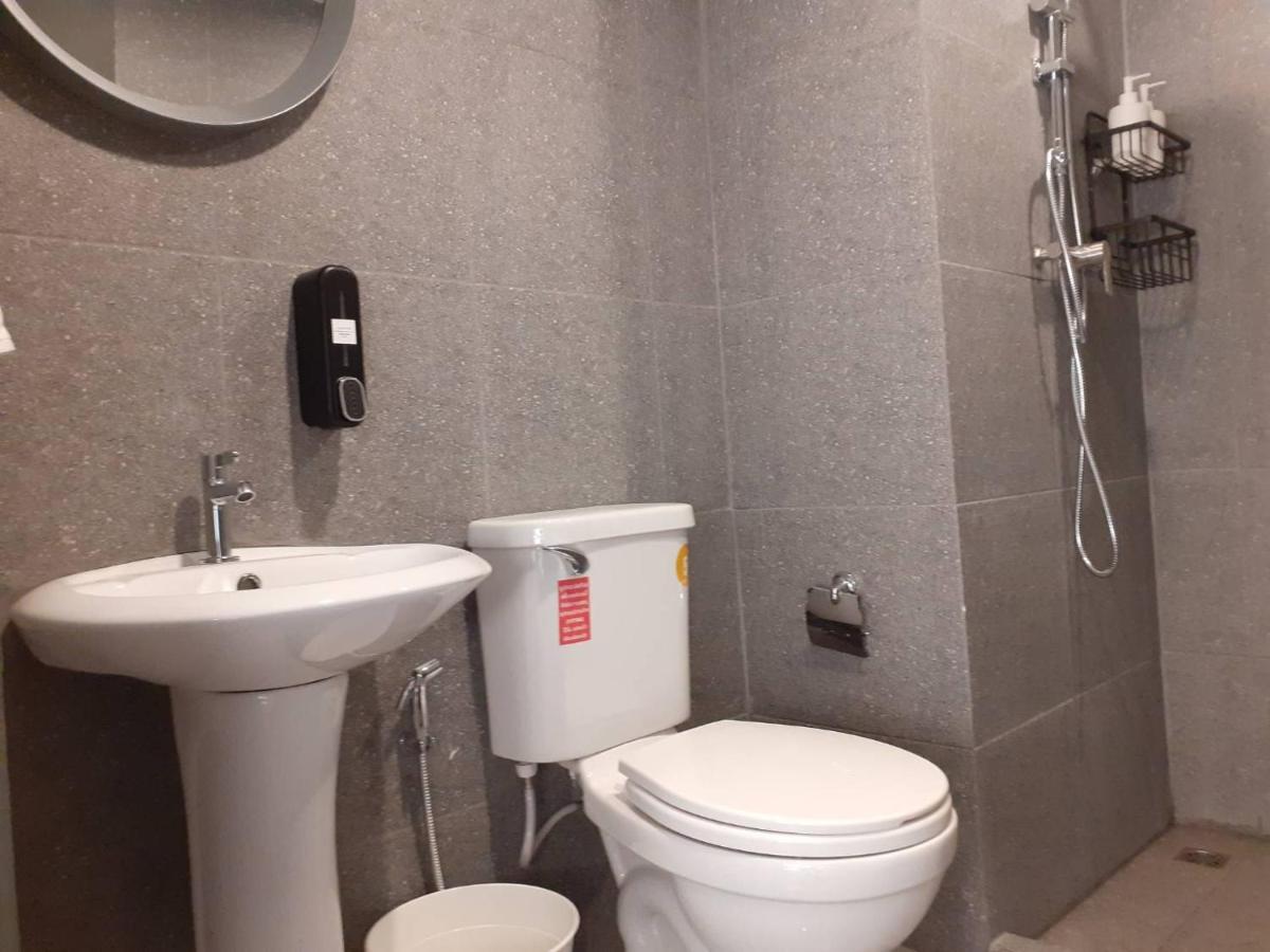 Haus Sathorn 11 Residence Bangkok Ngoại thất bức ảnh