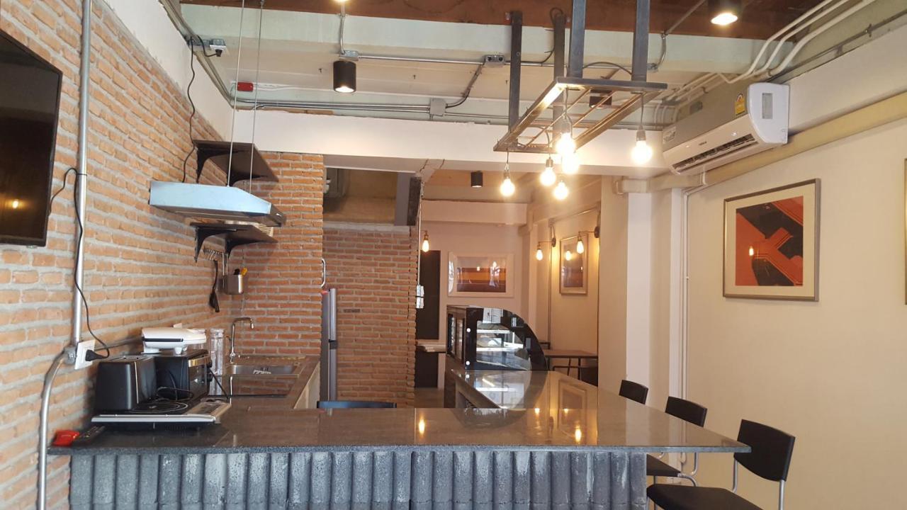Haus Sathorn 11 Residence Bangkok Ngoại thất bức ảnh