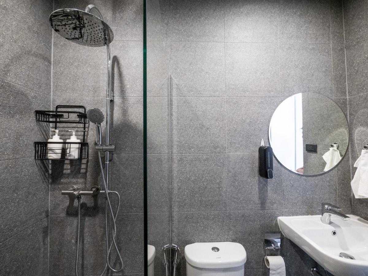 Haus Sathorn 11 Residence Bangkok Ngoại thất bức ảnh