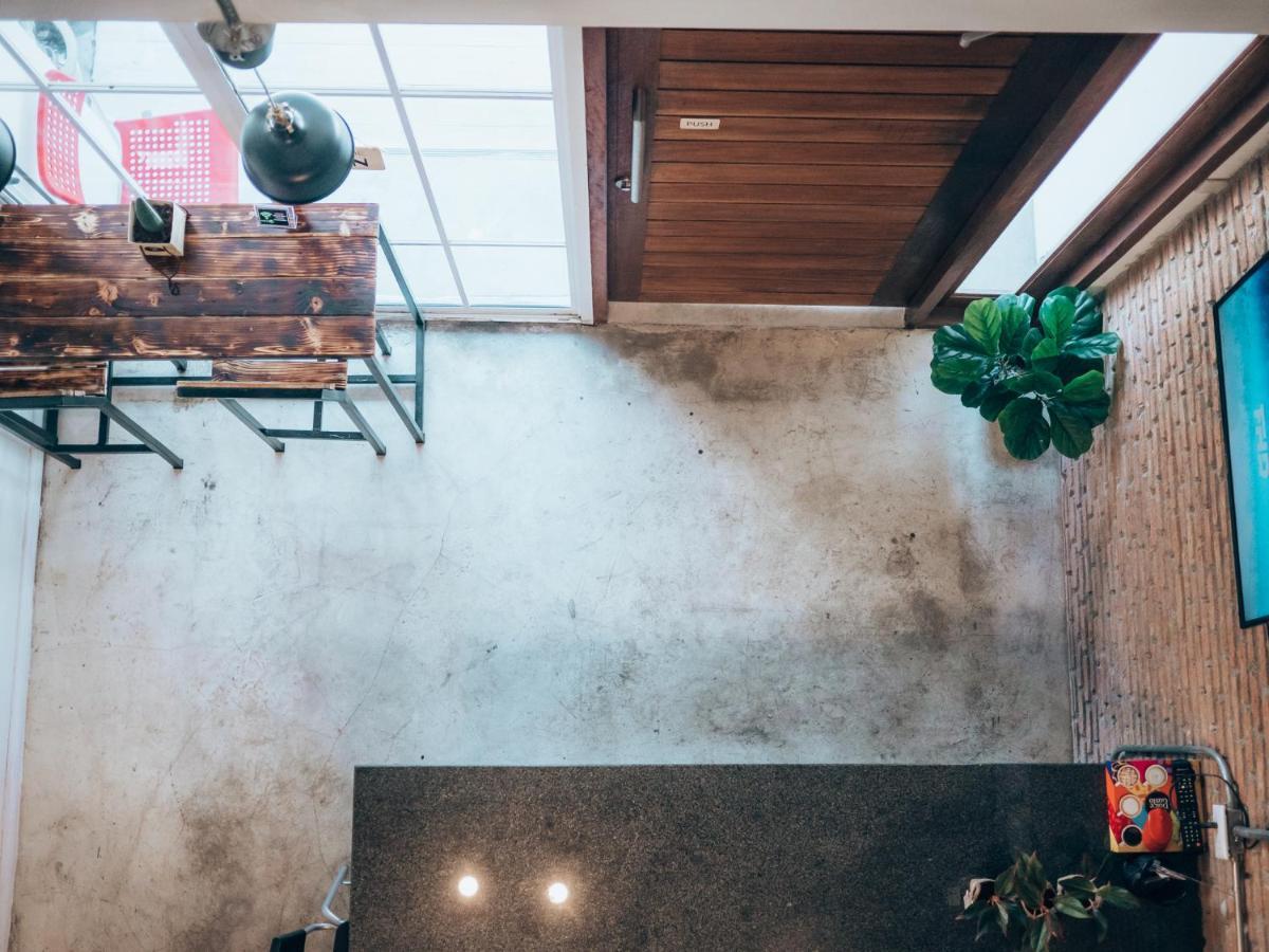 Haus Sathorn 11 Residence Bangkok Ngoại thất bức ảnh