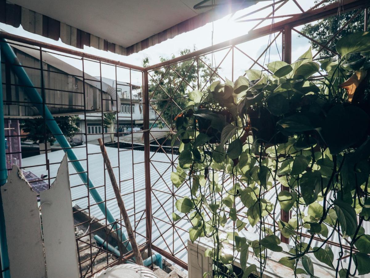 Haus Sathorn 11 Residence Bangkok Ngoại thất bức ảnh